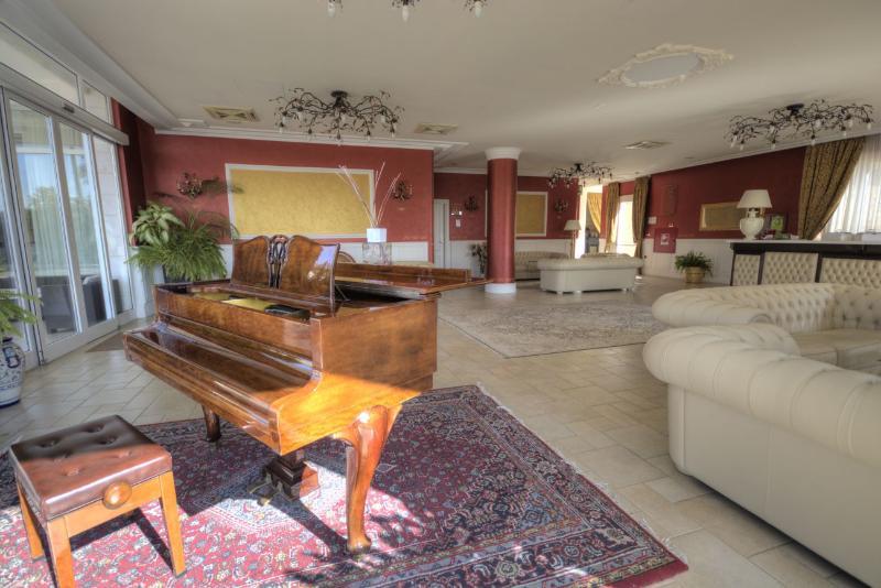 Hotel Madonna Delle Grazie Ceglie Messapica Dış mekan fotoğraf