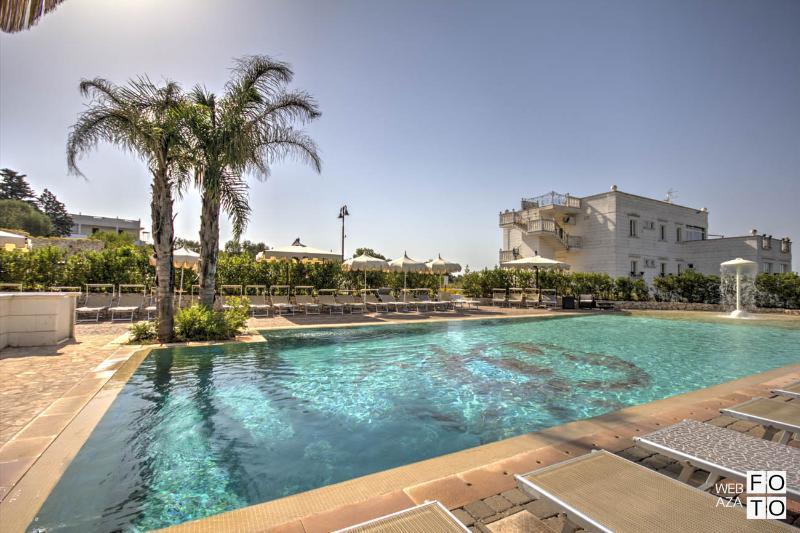 Hotel Madonna Delle Grazie Ceglie Messapica Dış mekan fotoğraf