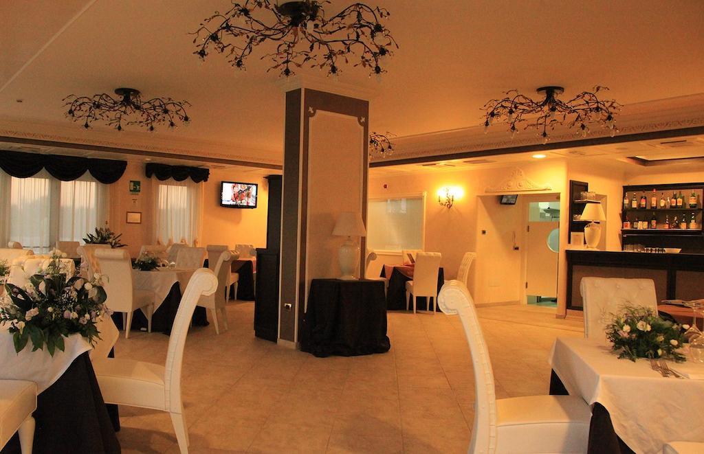 Hotel Madonna Delle Grazie Ceglie Messapica Dış mekan fotoğraf